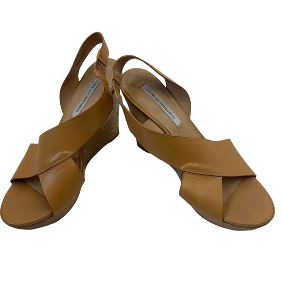 Diane Von Furstenberg Nude Suny Leather Sandals Size 9 - Picture 1 of 10